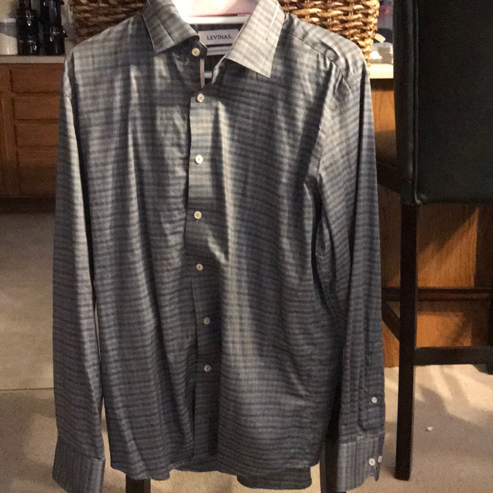 Men’s brand new Levinas Dress shirt Large